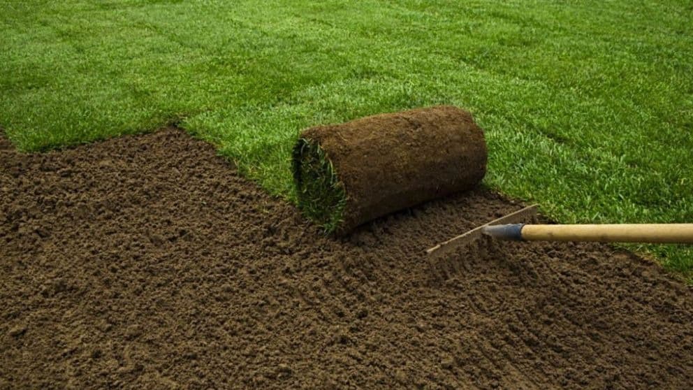 Scarificare, greblare și nivelare